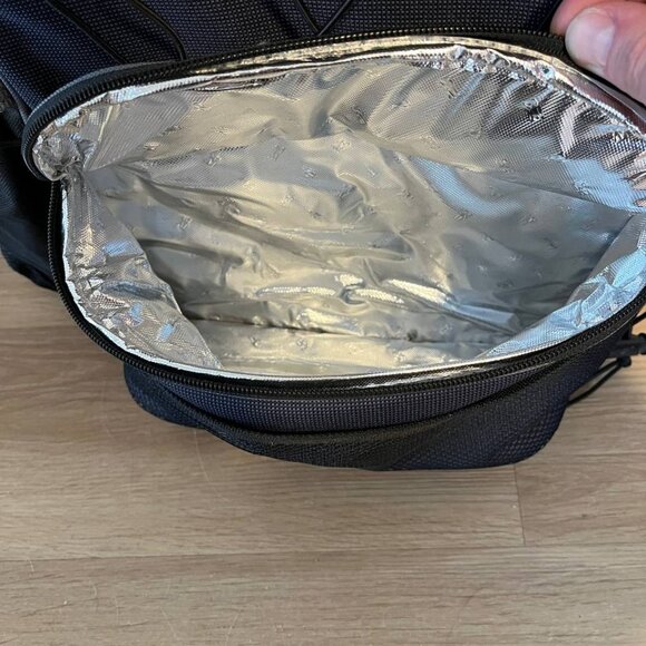 Premium Picnic Backpack for 4 Persons – Like New! - Picture 6 of 9